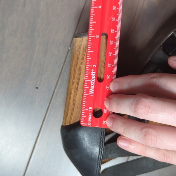 Clark's Size 6.5 Black Leather Sandals - Picture 11 of 11